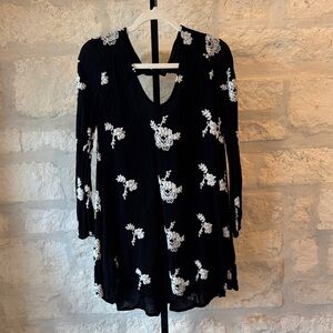 Elegant Black and White Floral Women's Top/Dress